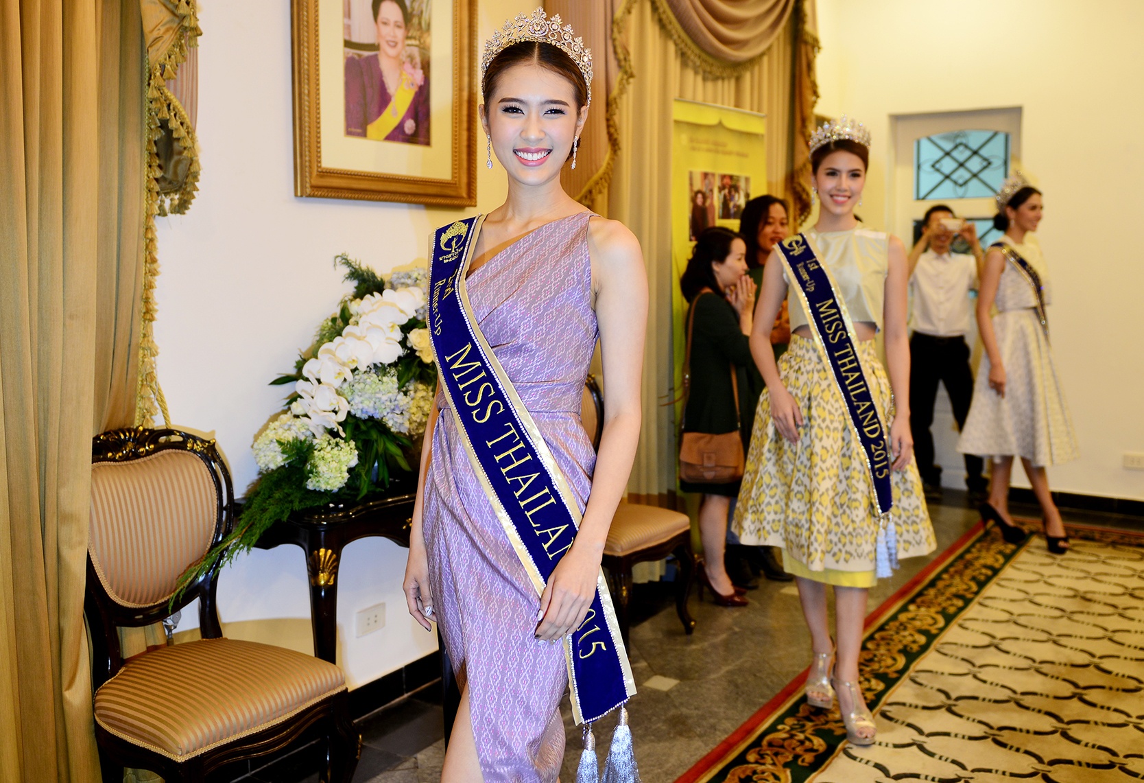 Hoa hau,  a hau Thai Lan tham Viet Nam anh 4