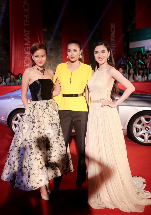 Ho Ngoc Ha mac xuyen thau tao bao tren song truyen hinh anh 10