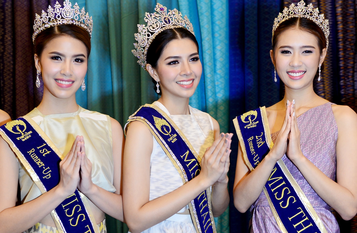 Hoa hau, A hau Thai Lan 2015 sang tham Viet Nam hinh anh