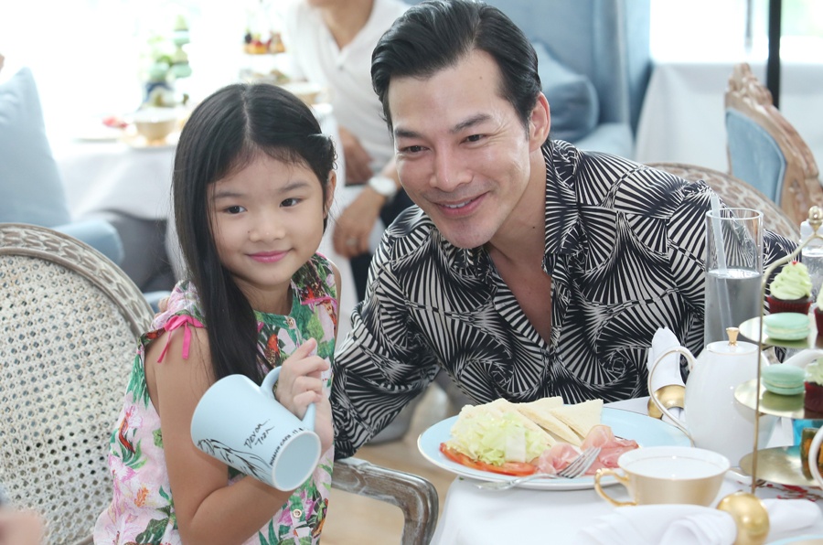 Dan mau ru nhau dien dam hoa cuc du su kien anh 3