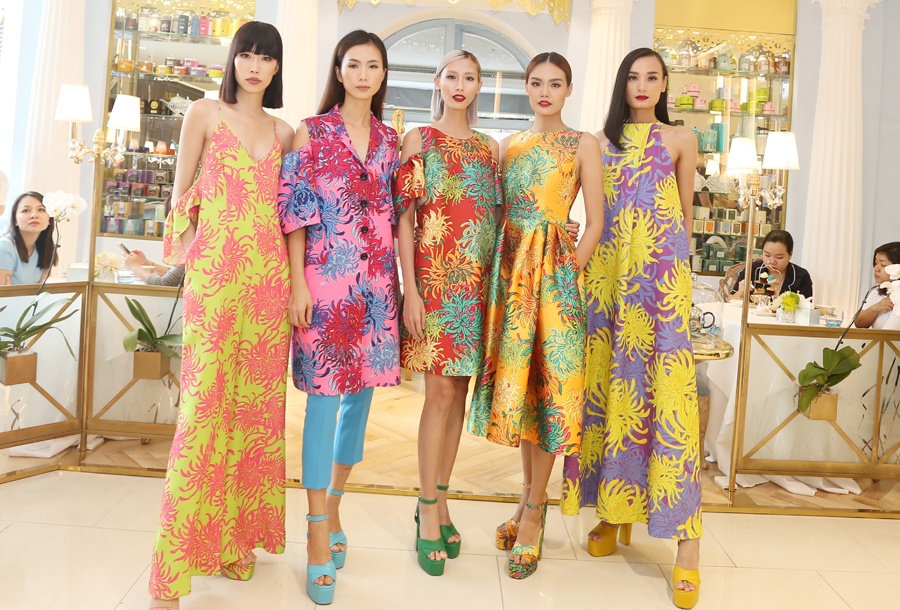 Dan mau ru nhau dien dam hoa cuc du su kien anh 11