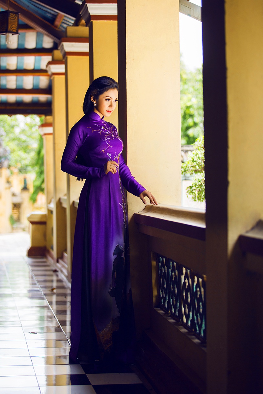 Viet Trinh duyen dang ao dai anh 4