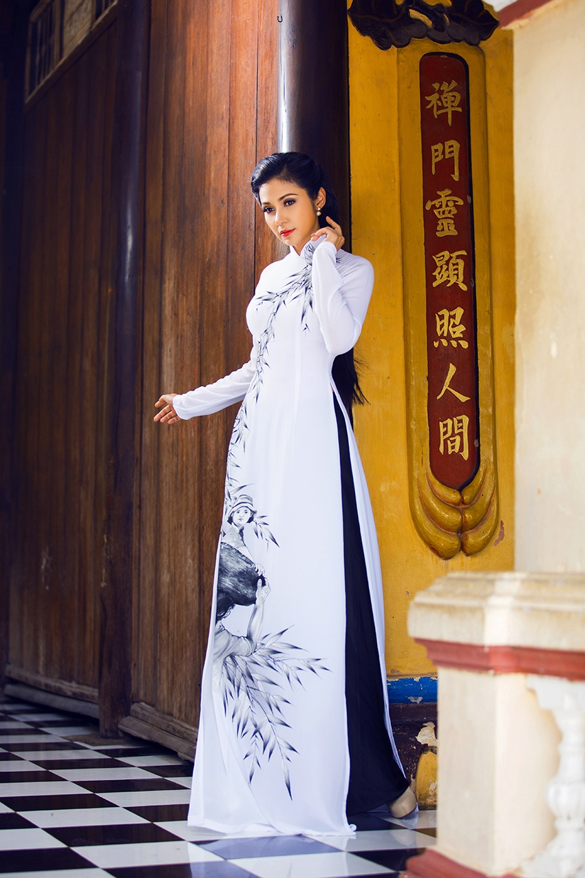 Viet Trinh duyen dang ao dai anh 6