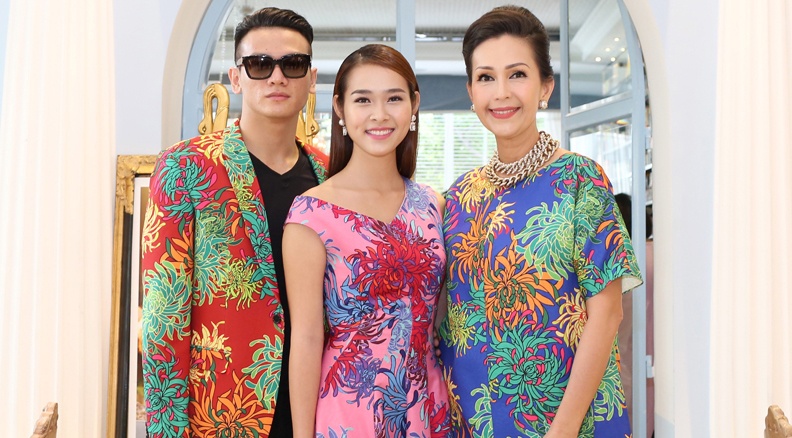 Dan sao Viet ru nhau dien dam hoa cuc du tiec tra hinh anh