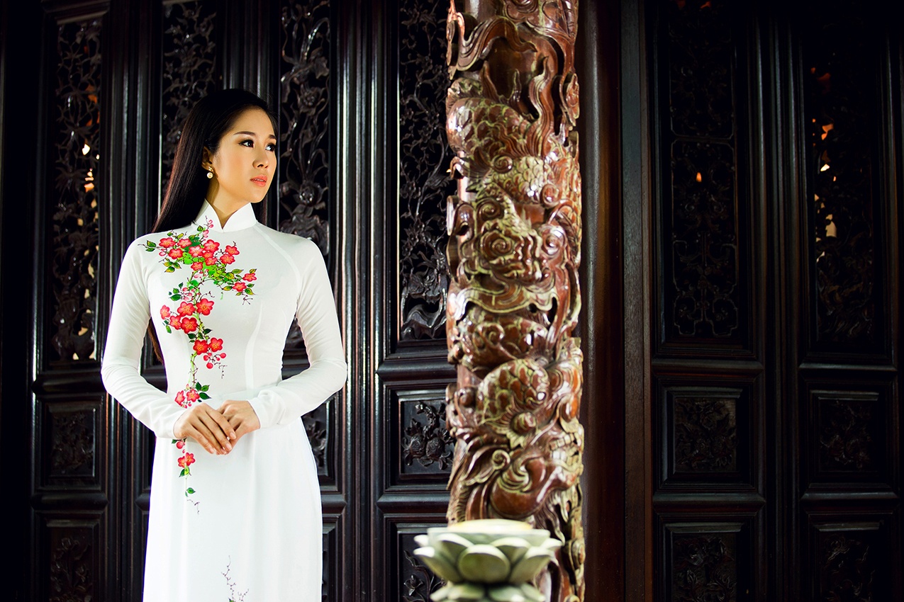 Le Phuong dien ao dai duyen dang anh 1