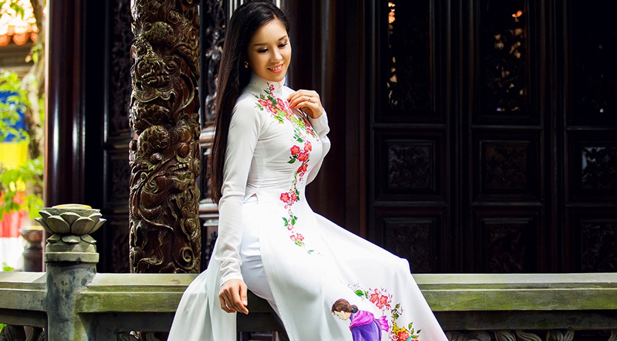 Le Phuong goi y mau ao dai dip Vu Lan hinh anh