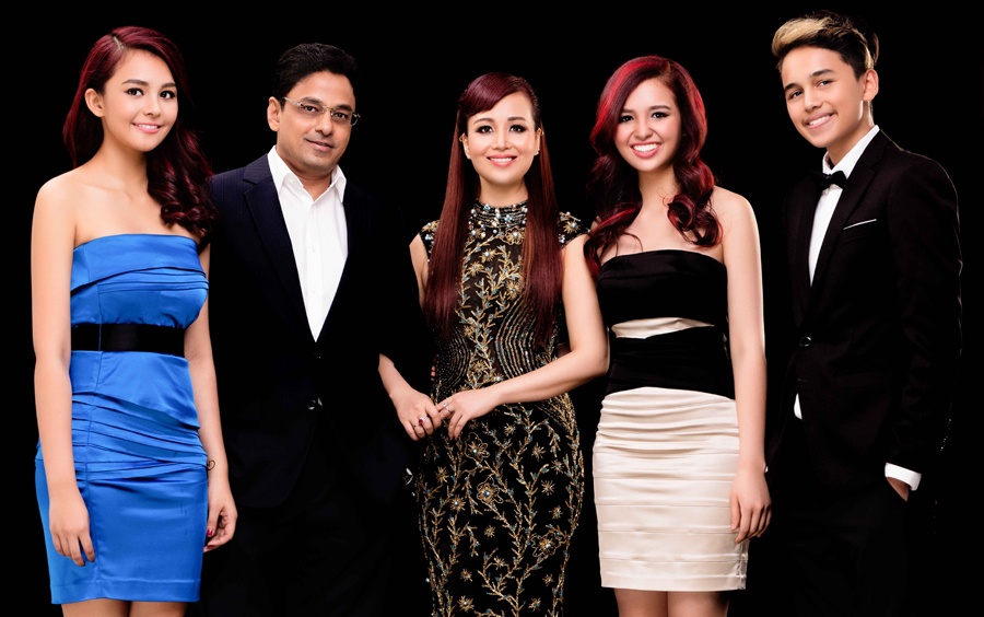 Hoa hậu Diệu Hoa hạnh phúc bên chồng con dịp lễ Vu Lan ảnh 1 Hoa hau Dieu Hoa hanh phuc ben chong con dip le Vu Lan anh 1