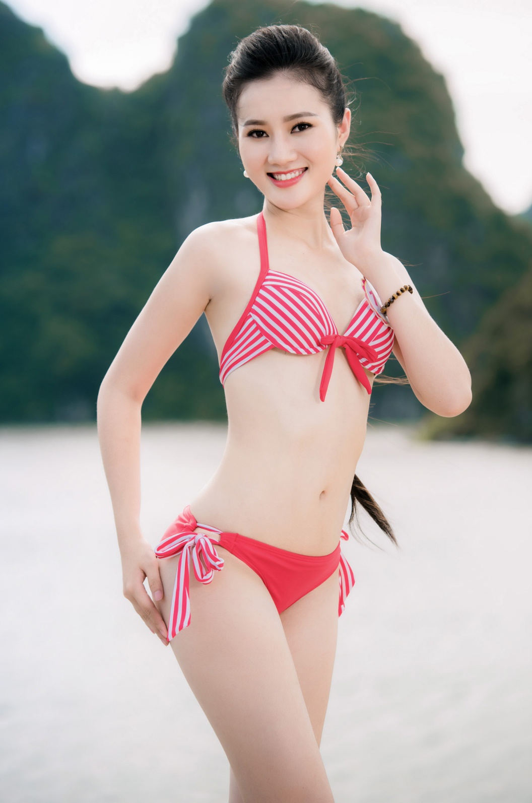 33 thi sinh HHVN khoe duong cong voi bikini anh 9