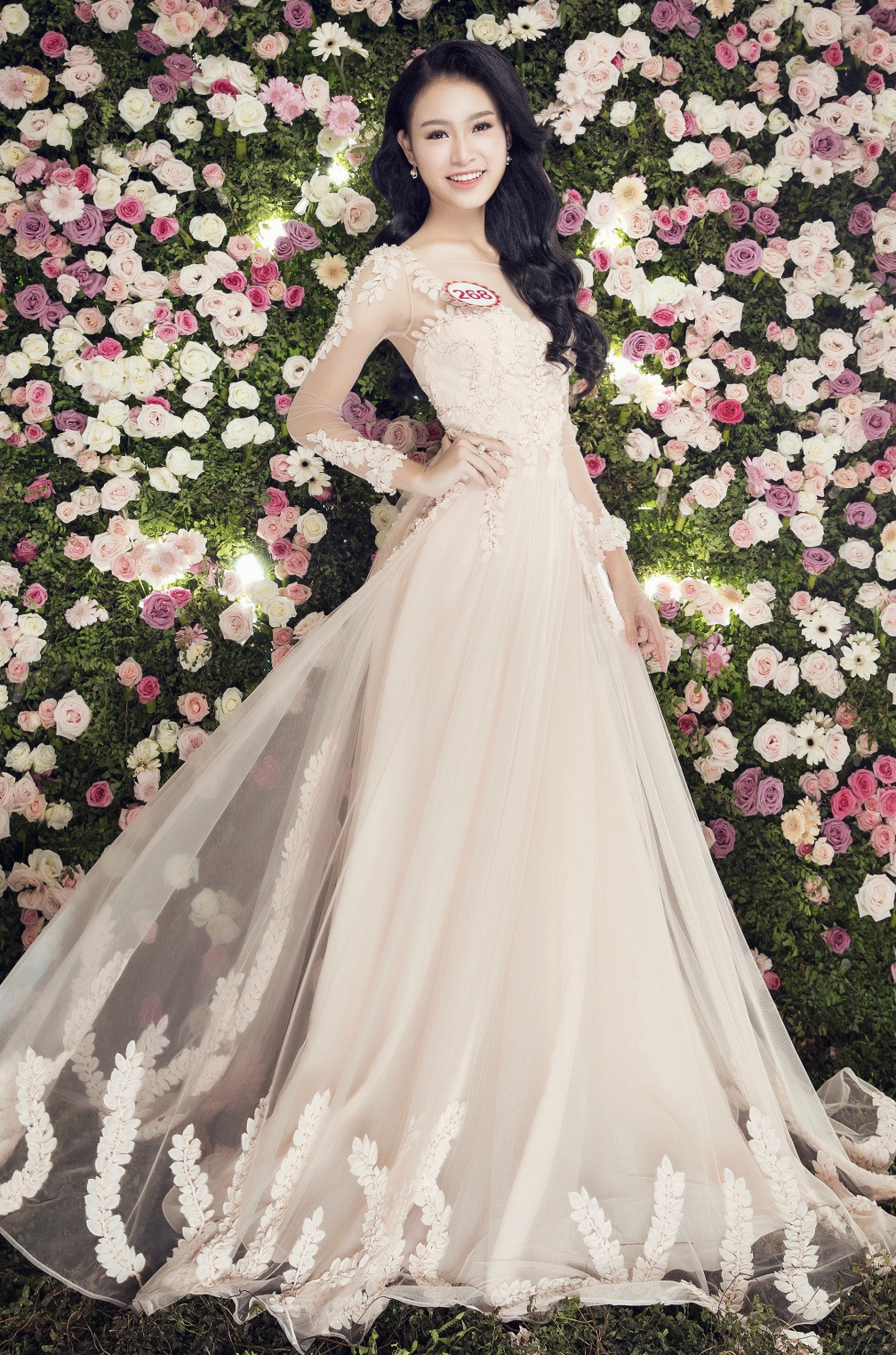 Nguoi dep HHVN long lay dam da hoi khoe duong cong anh 11