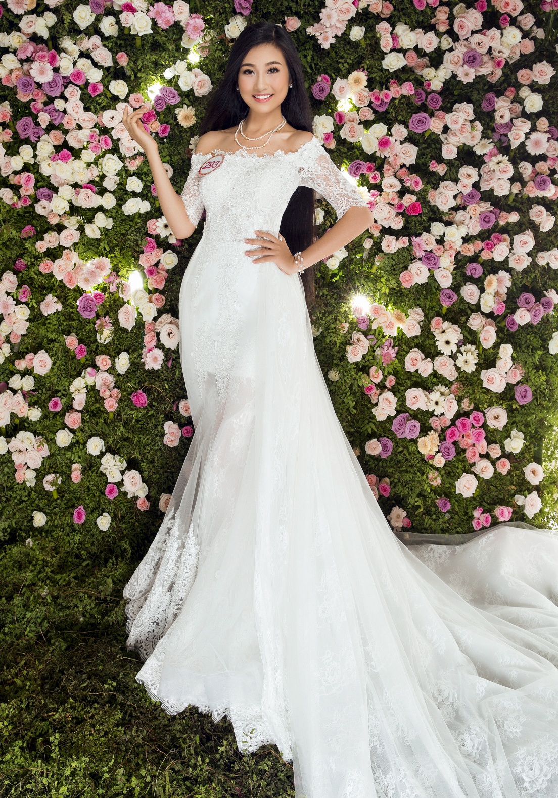 Nguoi dep HHVN long lay dam da hoi khoe duong cong anh 14