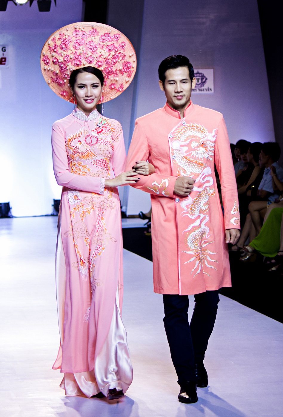 Lan Khue tro lai san catwalk anh 9