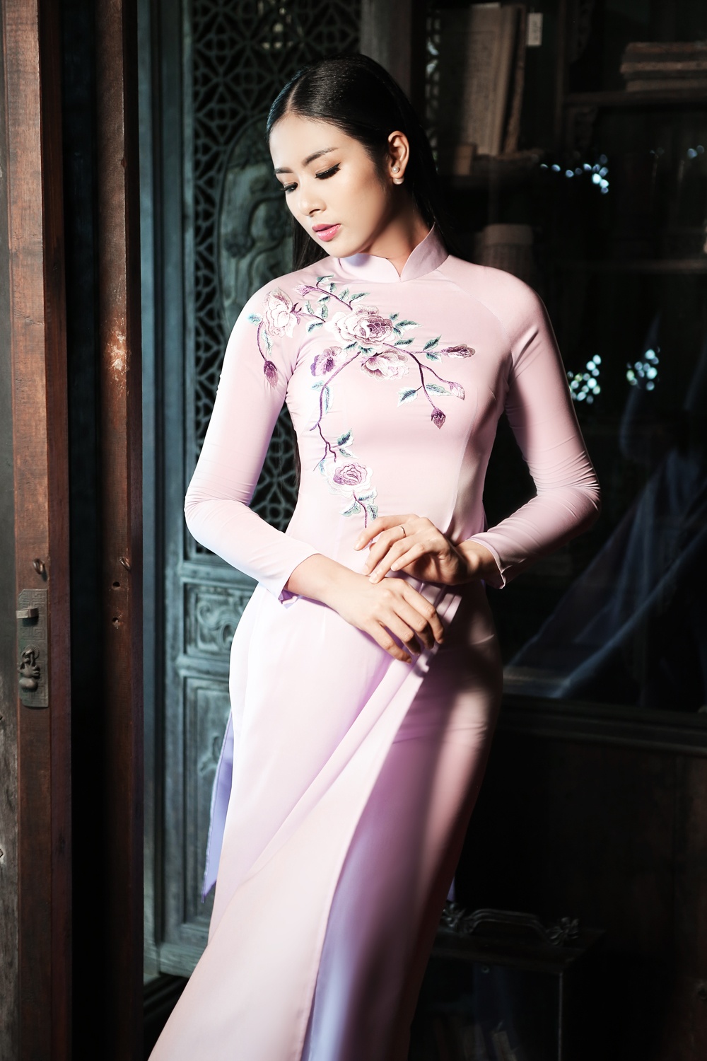 Ngoc Han duyen dang ao dai anh 2