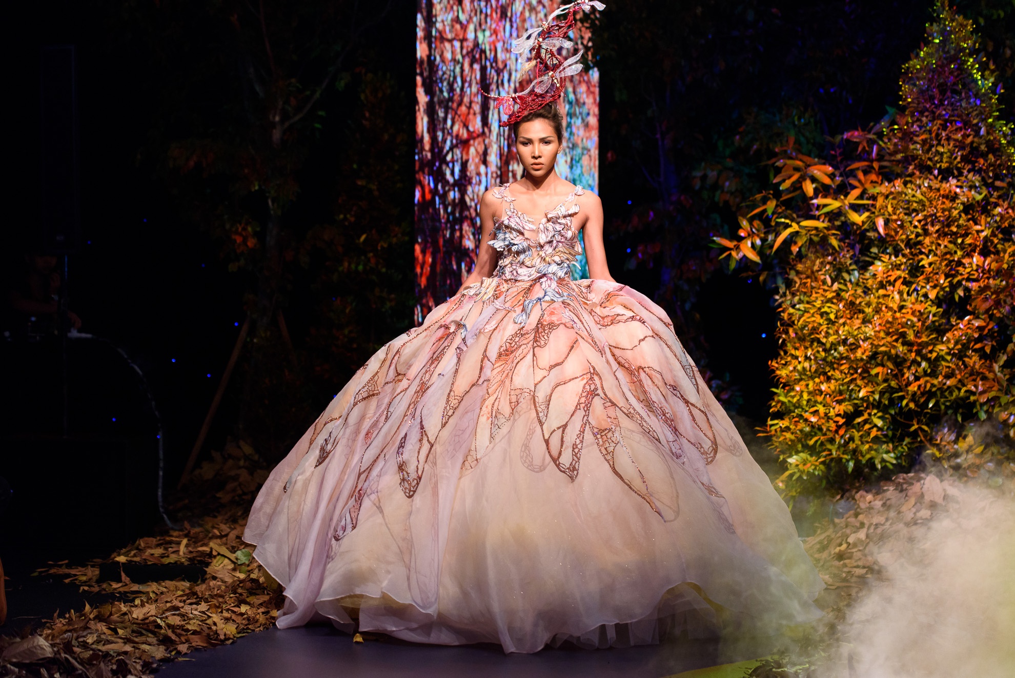 Minh Trieu dien vay cuoi anh 2