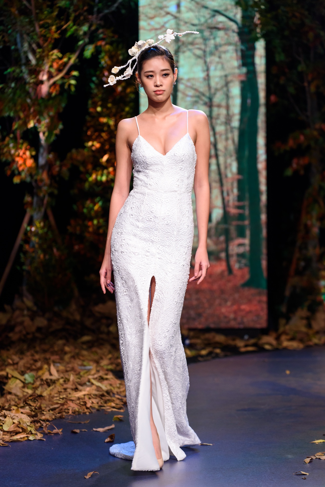 Minh Trieu dien vay cuoi anh 5