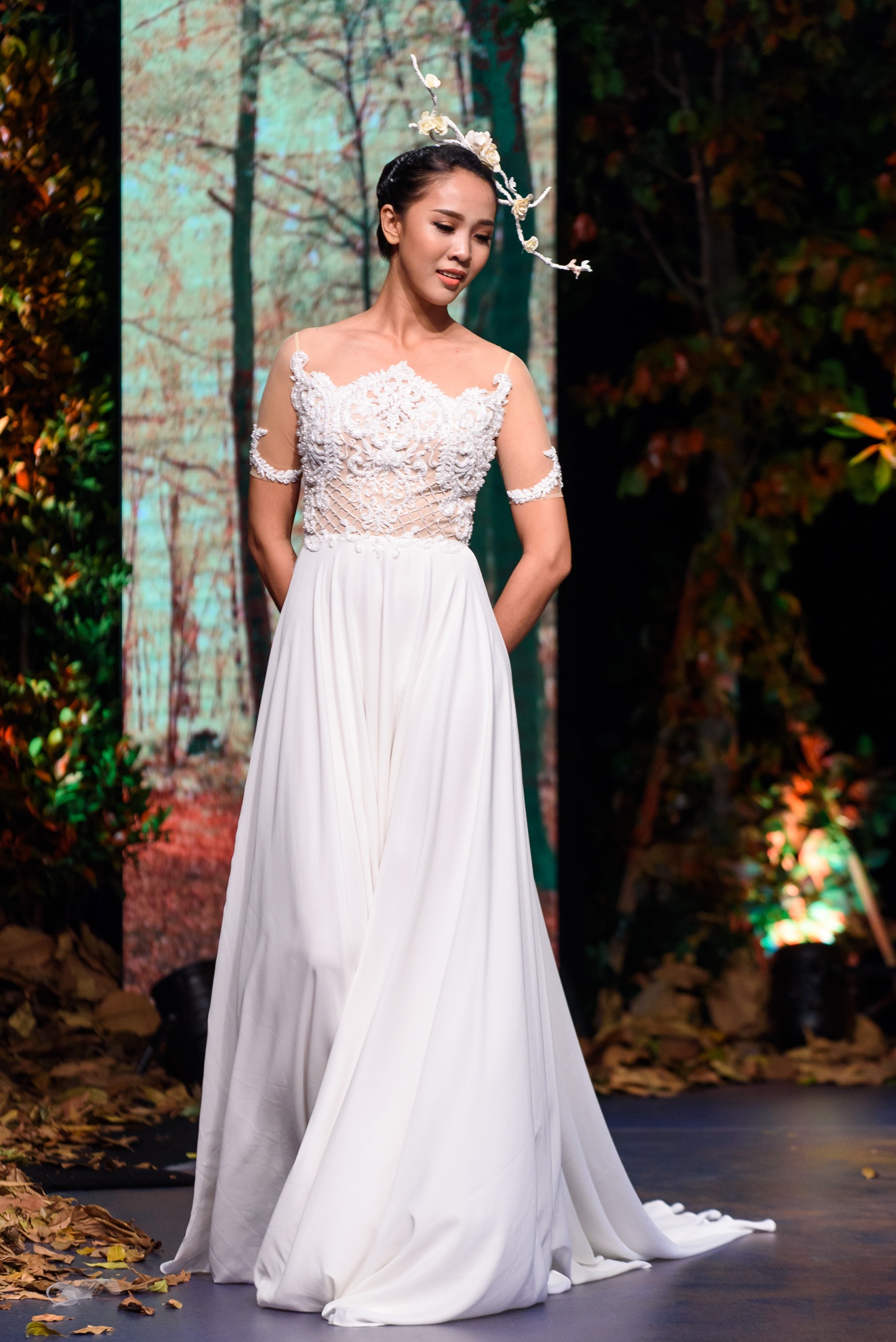 Minh Trieu dien vay cuoi anh 7