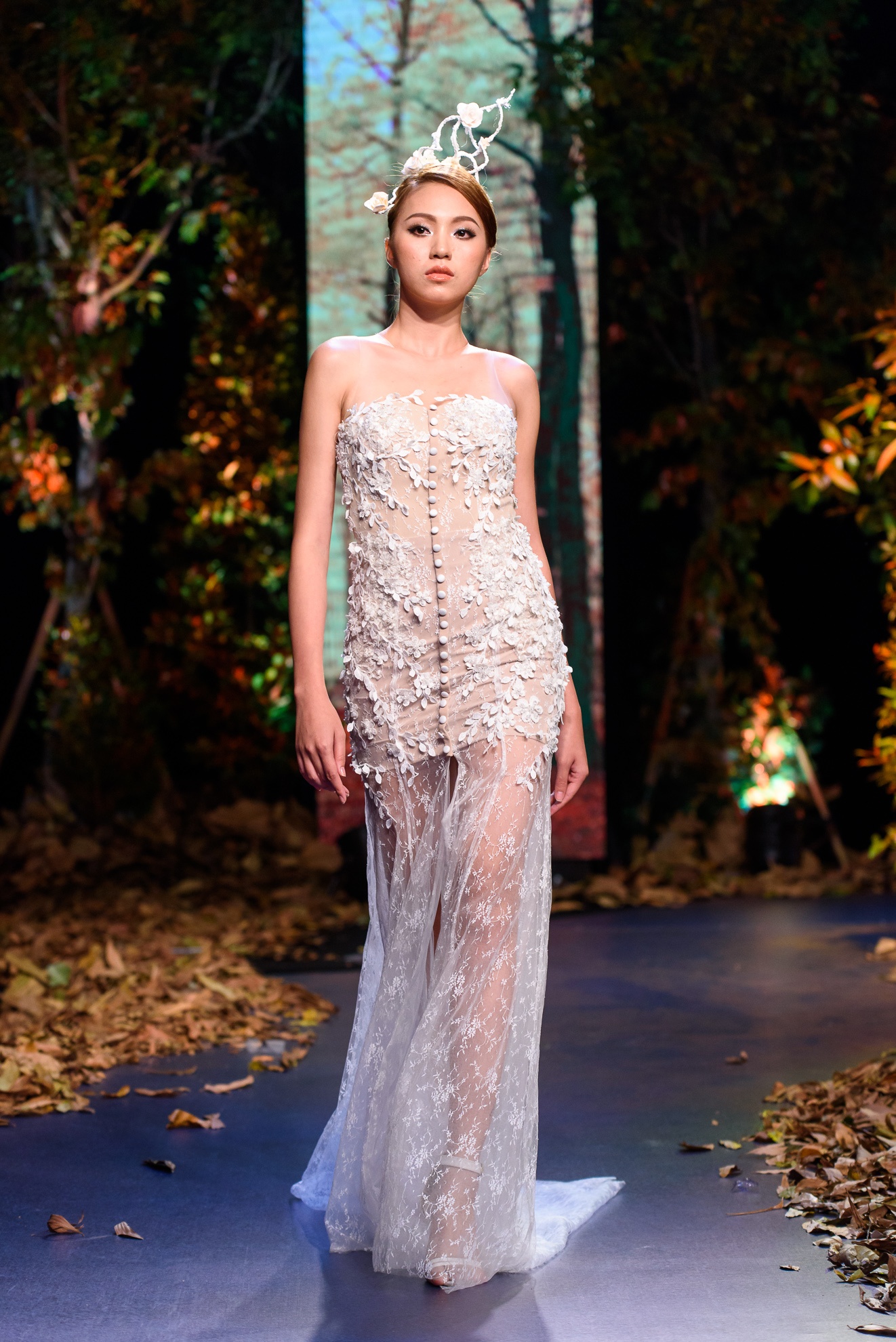 Minh Trieu dien vay cuoi anh 9