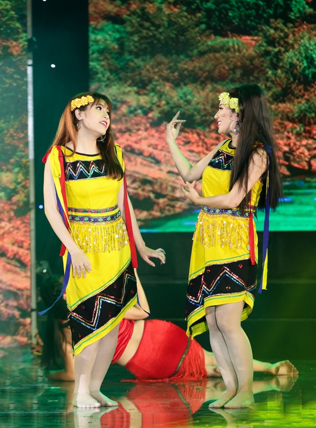 A quan The Voice ung ho chi gai ra mat dem nhac bolero anh 1