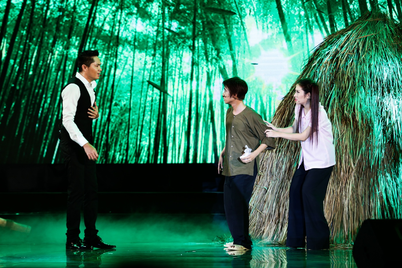 A quan The Voice ung ho chi gai ra mat dem nhac bolero anh 7