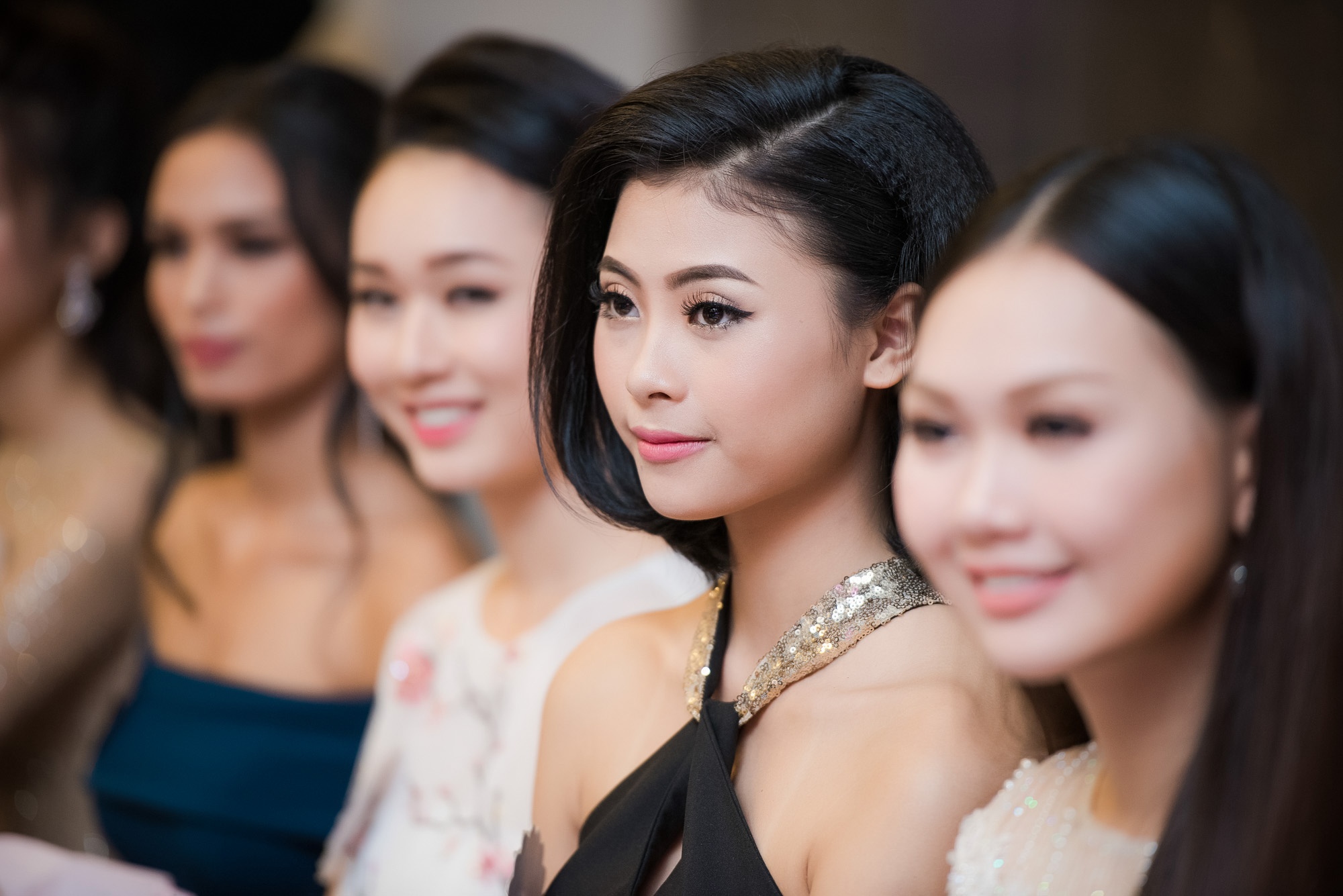 Nguoi dep HHVN khoe sac o hop bao truoc chung ket anh 3