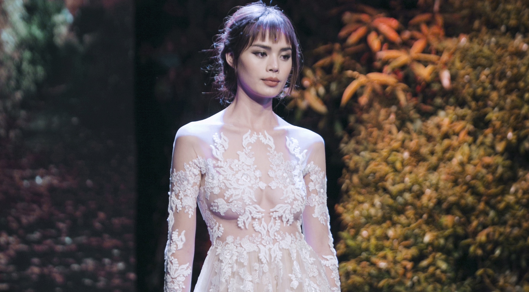 Thu Hien Next Top dien dam cuoi goi cam hinh anh