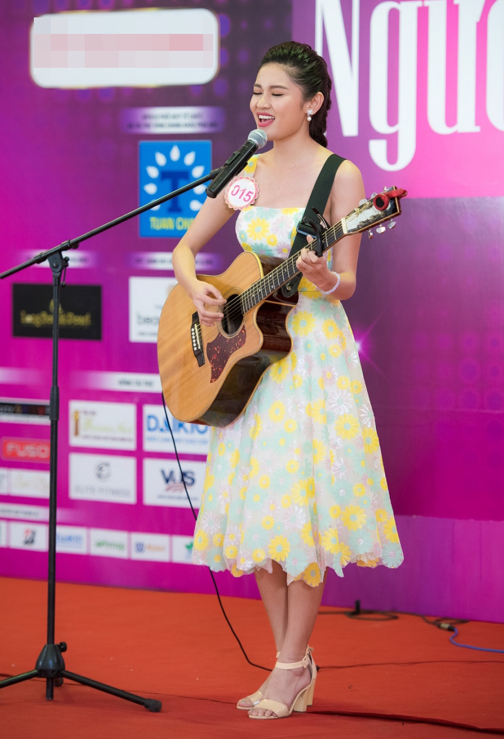 Dang Thu Thao bat khoc truoc phan thi tai nang cua dan em anh 8