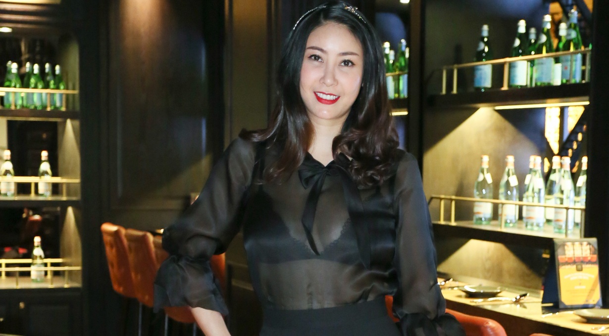 Hoa hau Ha Kieu Anh mac ao xuyen thau lo noi y hinh anh