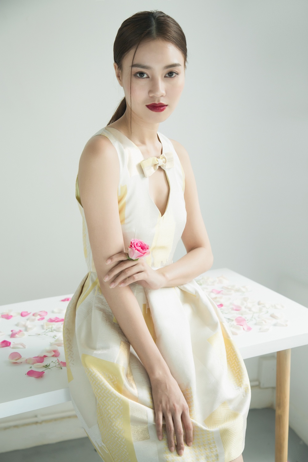 Ninh Duong Lan Ngoc dien vay Phuong My anh 1