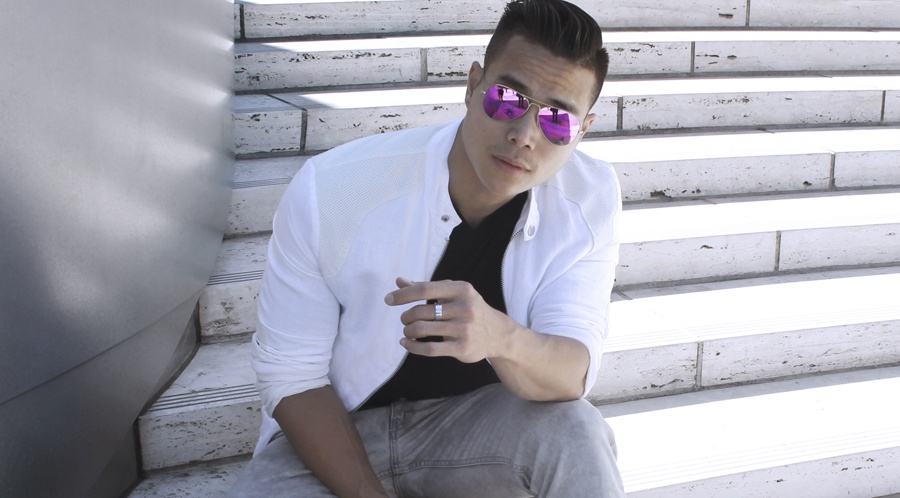 Nam vuong Tien Doan bui phui tren duong pho My hinh anh