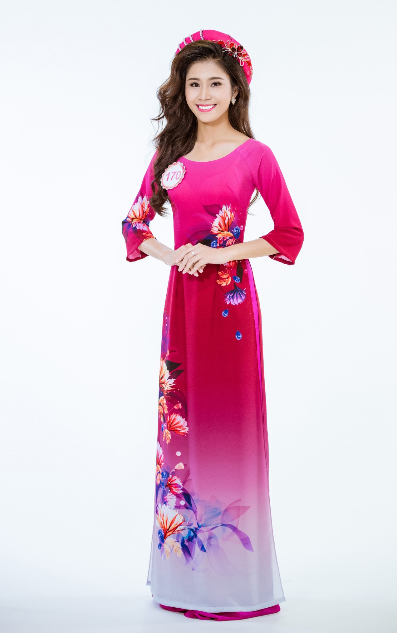 Ung vien tiem nang HHVN duyen dang trong ta ao dai anh 7