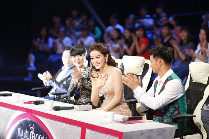 A hau Huyen My cho doi chung ket HHVN anh 2