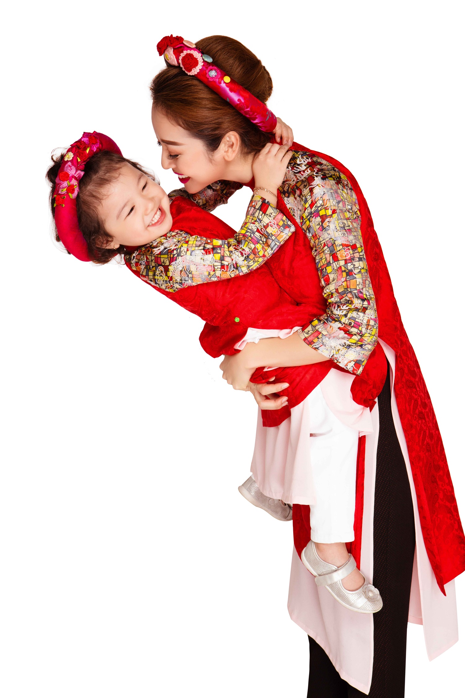 Jennifer Phạm và con gái diện áo dài ảnh 4 Jennifer Pham va con gai dien ao dai anh 4