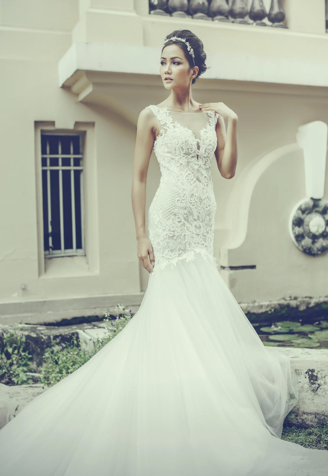 H'Hen Niê diện váy cưới quyến rũ ảnh 3 H'Hen Nie dien vay cuoi quyen ru anh 3