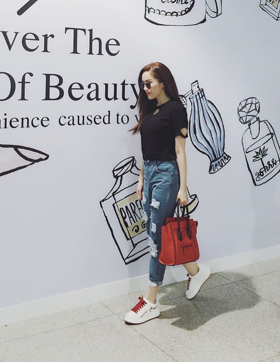 Sao Viet mac doi thuong noi bat tren duong pho tuan qua anh 2