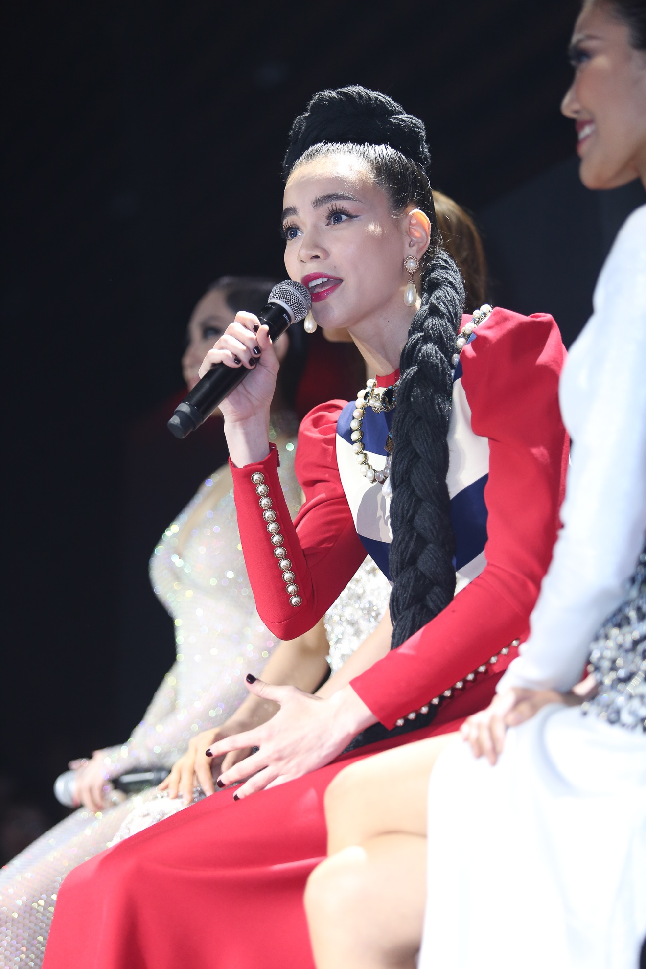 Hồ Ngọc Hà nói về thái độ bỏ về của Phạm Hương ảnh 1 Ho Ngoc Ha noi ve thai do bo ve cua Pham Huong anh 1