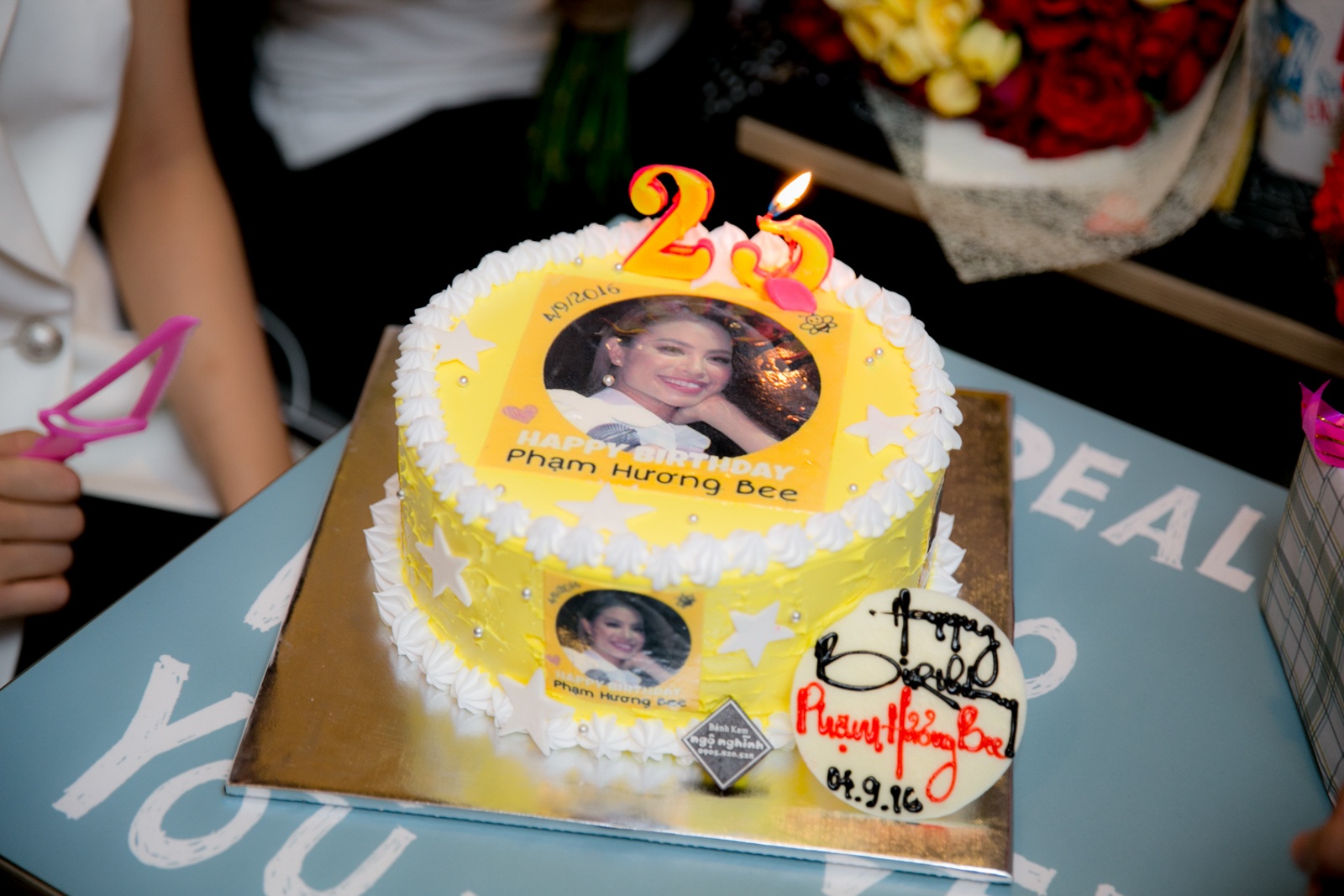 Pham Huong don sinh nhat cung fan anh 5