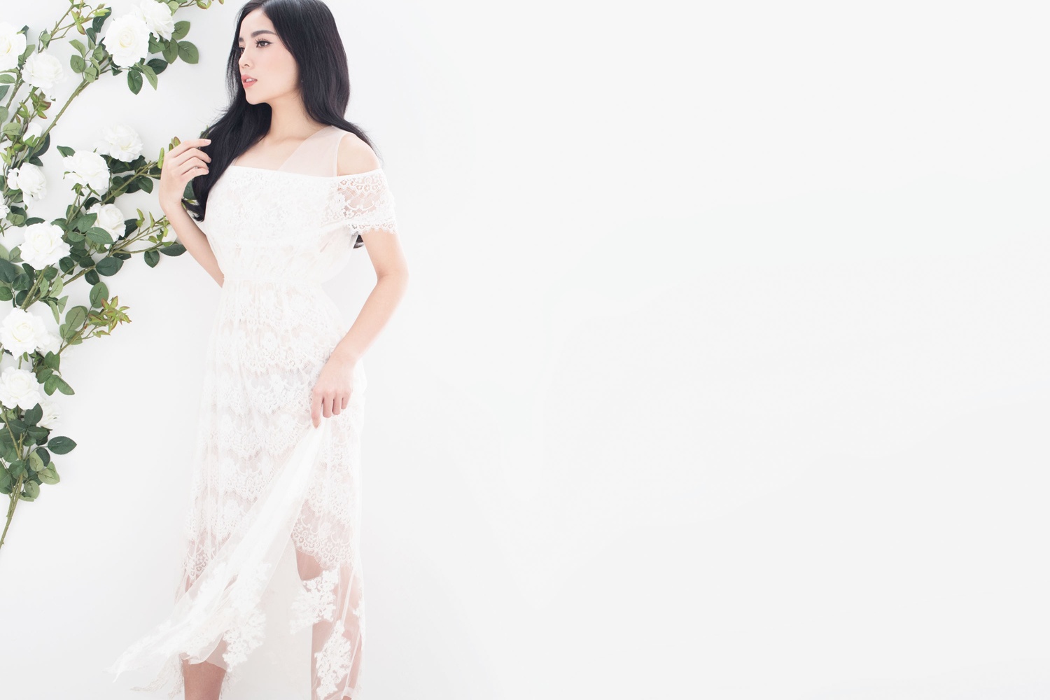 Hoa hậu Kỳ Duyên diện đầm trắng trong trẻo ảnh 7 Hoa hau Ky Duyen dien dam trang trong treo anh 7