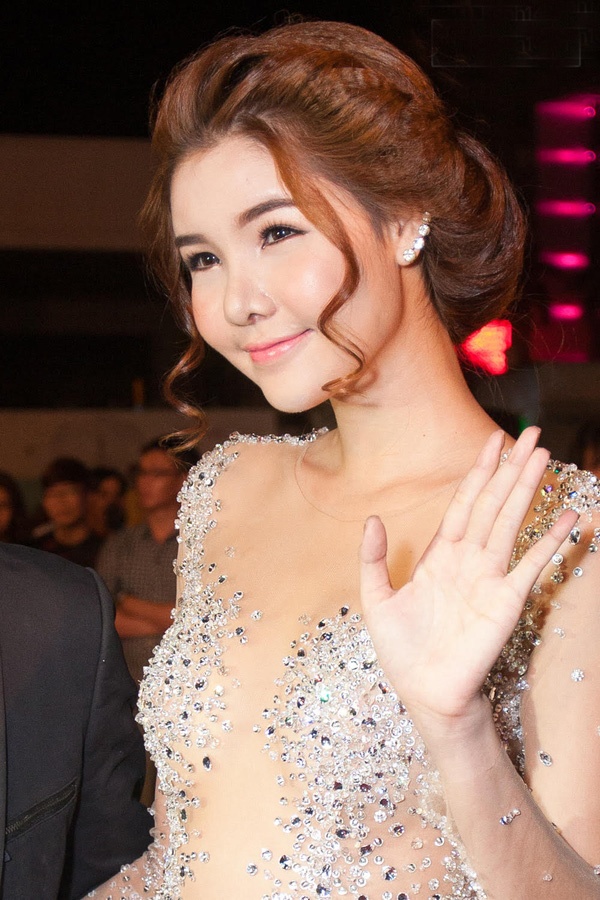 Hinh anh khac biet cua sao Viet vuong nghi van phau thuat tham my anh 4