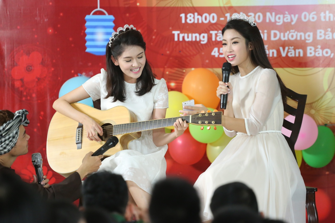 Hoa hau My Linh don trung thu cung tre em tan tat anh 5