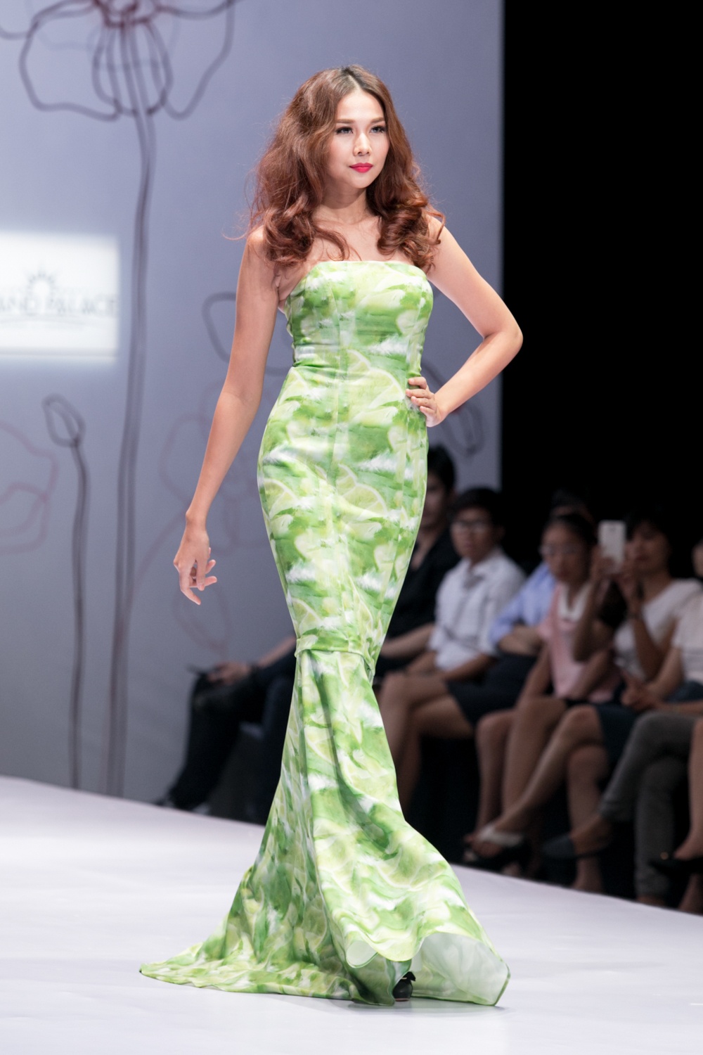 Thanh Hang dien dam cuoi goi cam anh 3