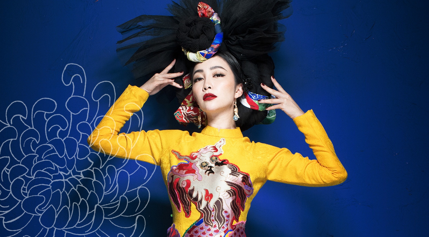 Linh Nga an tuong trong trang phuc truyen thong hinh anh