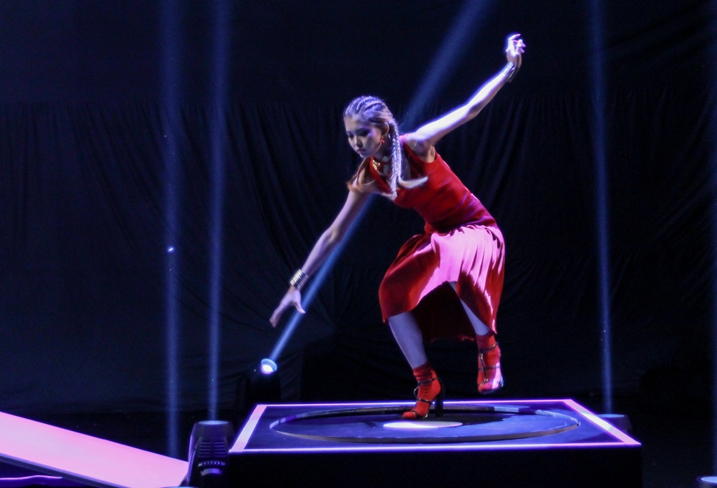 Thi sinh Next Top 'vo ech' tren duong bang bap benh anh 8