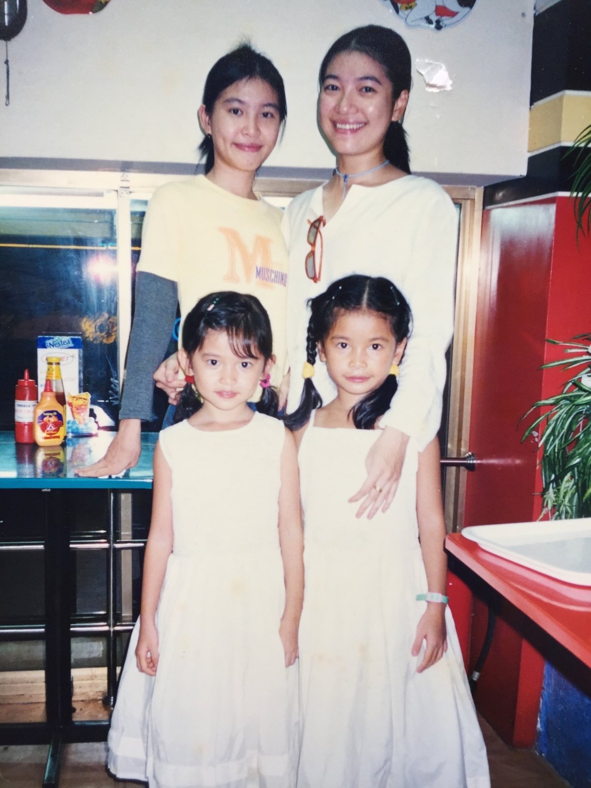 A hau Thuy Dung xinh xan trong anh thoi tho au anh 7