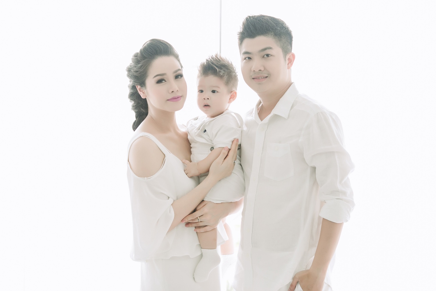 Nhat Kim Anh rang ro ben ong xa va con trai anh 1