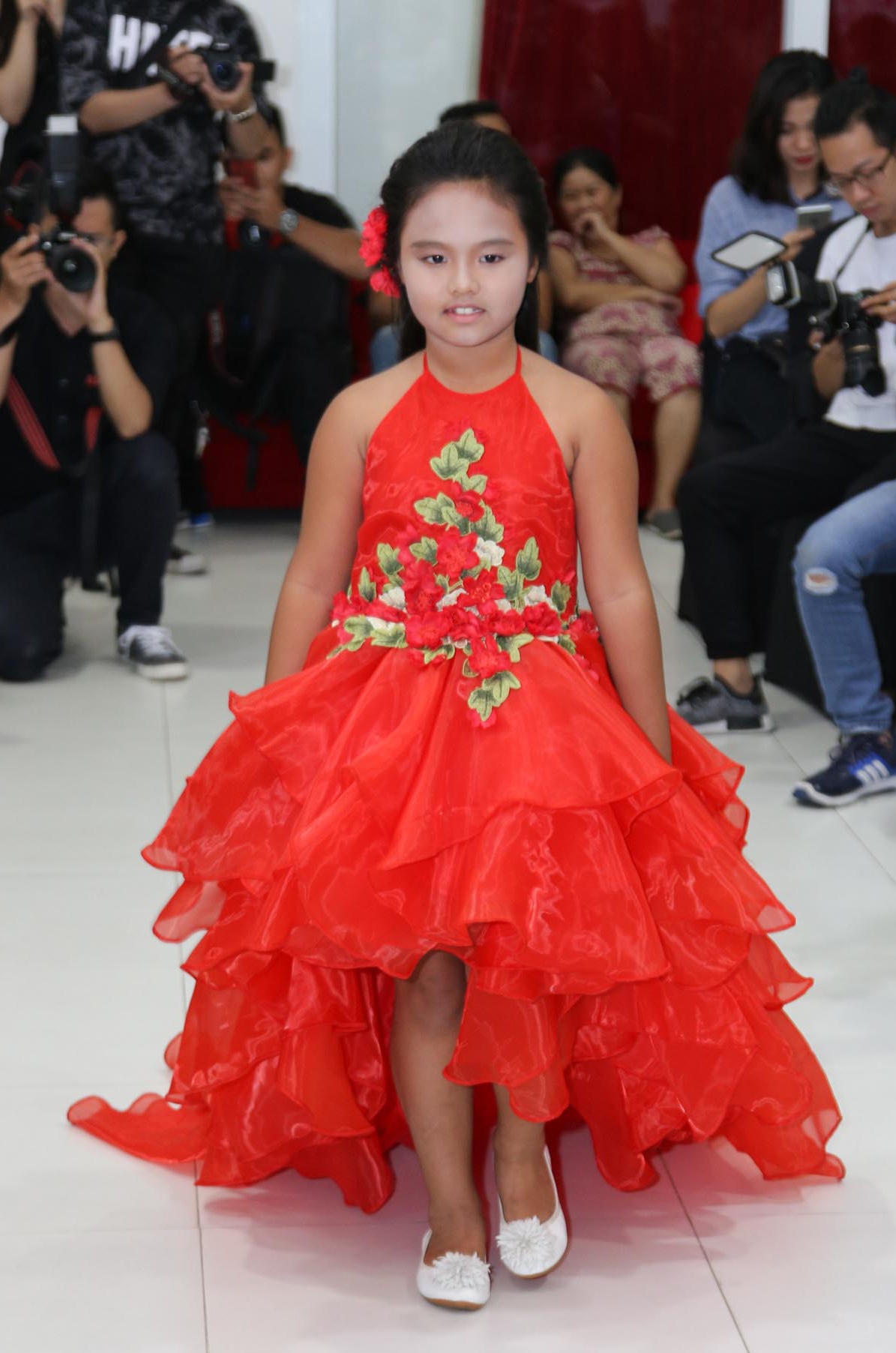 Xuan Lan trinh lang dan mau nhi anh 6