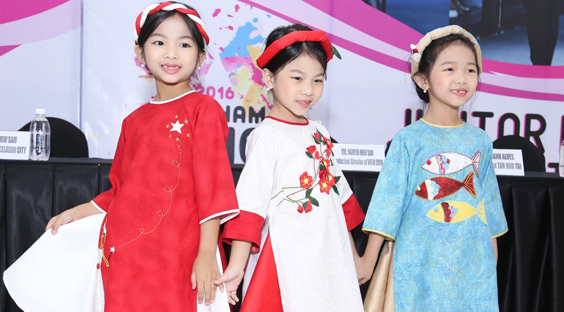 Xuan Lan trinh lang dan mau dien Tuan le Thoi trang nhi hinh anh