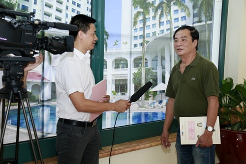 Dan Le la con dau nghe si Khai Hung anh 1