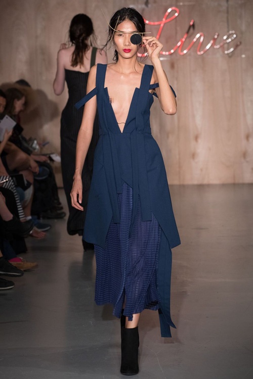 Hoang Thuy trung 4 show o London anh 2