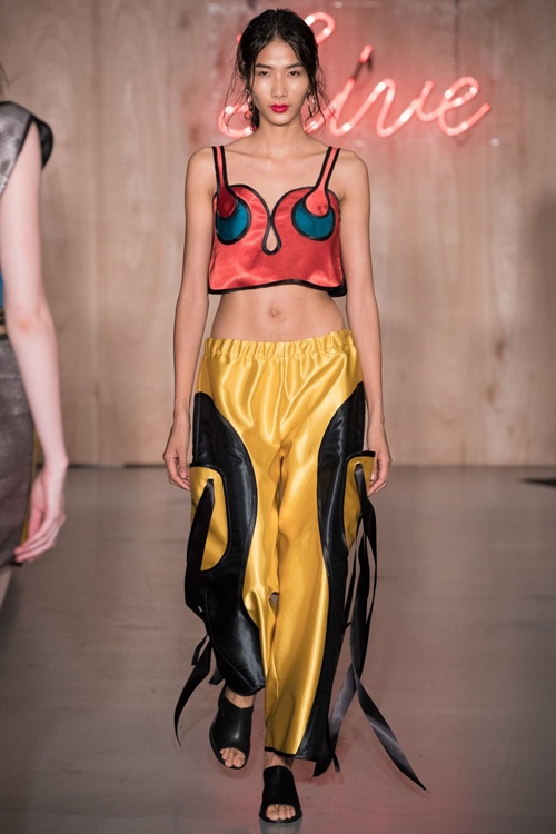 Hoang Thuy trung 4 show o London anh 1