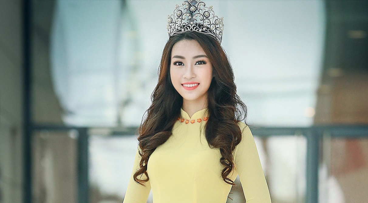 Hoa hau My Linh dien ao dai du Ngay hoi cuu sinh vien hinh anh