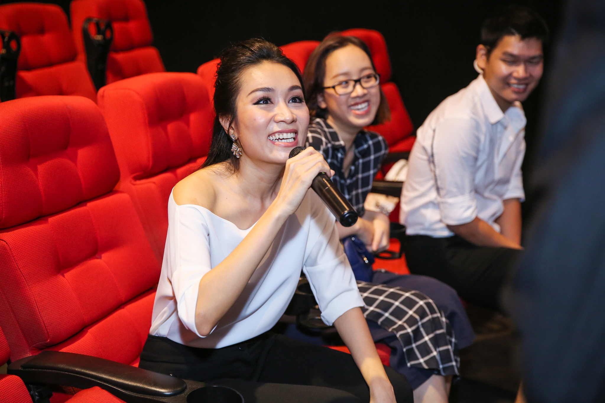 Cháu gái Lam Trường ra mắt sản phẩm mới ảnh 6 Chau gai Lam Truong ra mat san pham moi anh 6